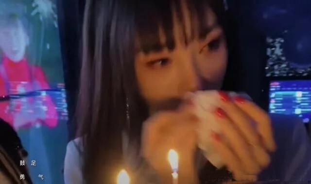贾乃亮和李小璐离了么:贾乃亮和李小璐真的离婚了吗？小甜馨怎么办？