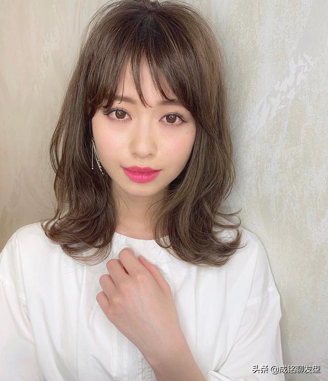 短发型女图片<a href=https://maguai.com/list/50-0-0.html target=_blank class=infotextkey><a href=https://maguai.com/list/50-0-0.html target=_blank class=infotextkey>时尚</a></a>气质:女生短发自由职业夏天适合染什么发色看起来<a href=https://maguai.com/list/50-0-0.html target=_blank class=infotextkey><a href=https://maguai.com/list/50-0-0.html target=_blank class=infotextkey>时尚</a></a>减龄？
