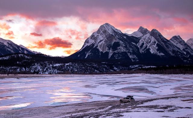 雨淋坟出贵人指儿子还是女儿,在农村，有句俗话“雨过三秋”是什么意思？