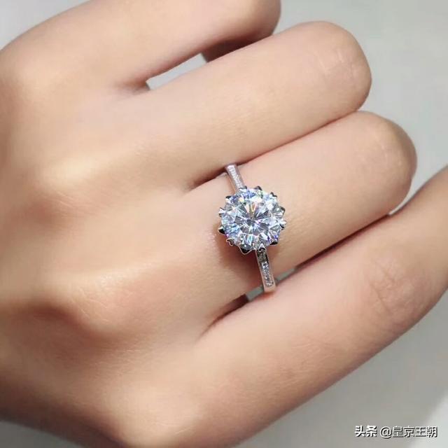 怎么选购钻石(钻戒选择)