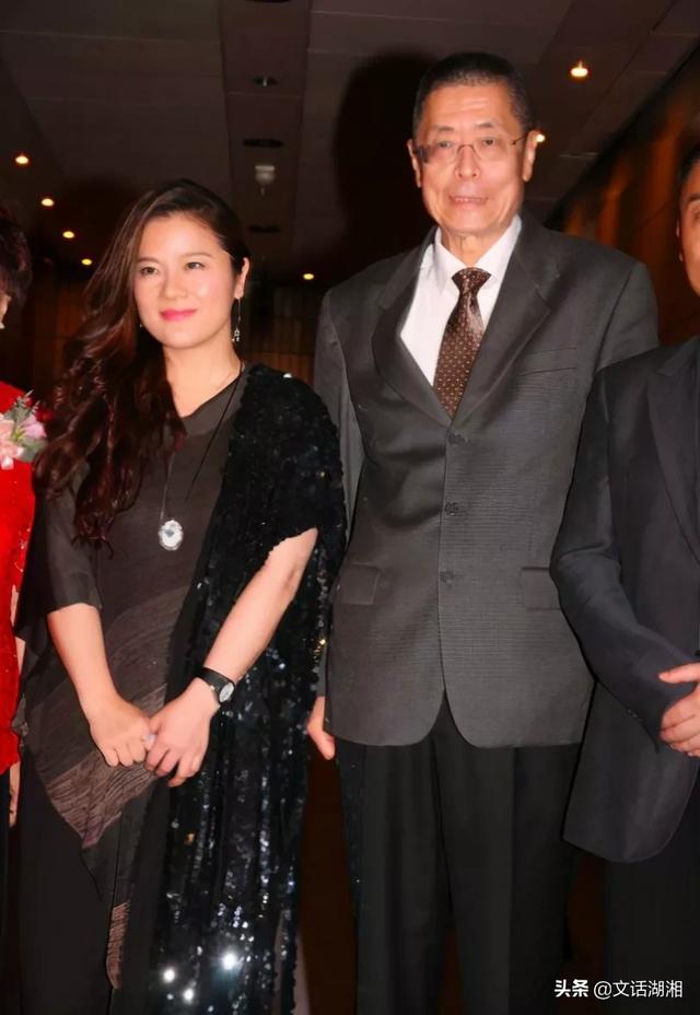 69岁张纪中再当爸:张纪中、刘诗昆再当爹，老少配自古有，为何在现代社会招人恨