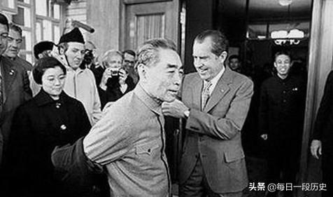 莫妮克:怎样看待papi酱因为孩子随父姓被某些网友辱骂？