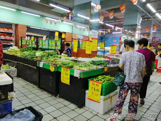 卖:卖炭翁 想在城里开生鲜店，把乡亲们种植的蔬菜拉来卖，不知道是否可行？