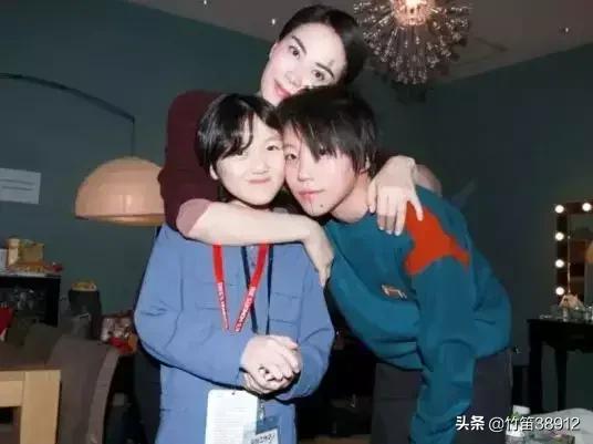 李嫣将出国留学:王菲送给女儿李嫣最好的礼物是什么？