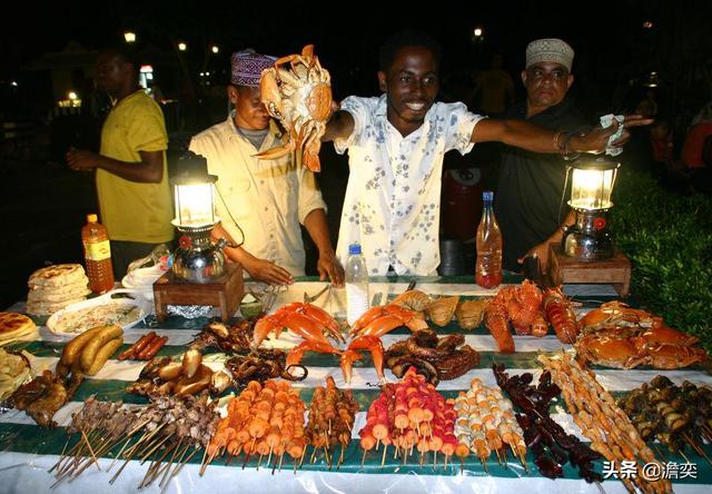 宁肯吃土也不愿意吃龙虾？，非洲海鲜多到泛滥，为什么当地人死活不愿意吃？