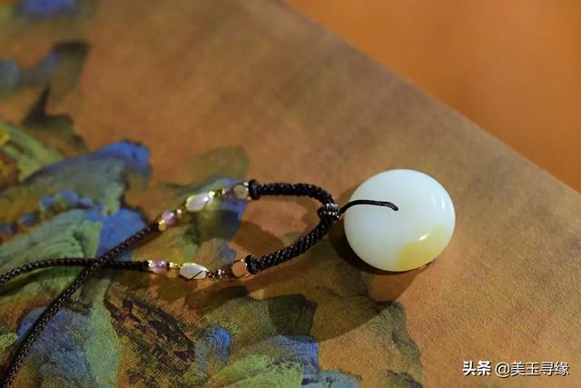 真玉吊坠价格是多少,想买个真玉吊坠，怎么才能买到真的？