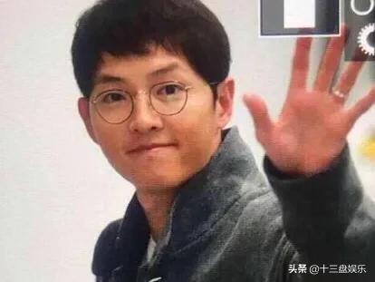 宋仲基爸爸发声:陈亚男父亲上门赔笑大衣哥，表妹替姐姐发声，朱小伟会原谅她吗？