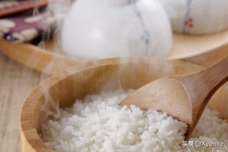 米饭夹生怎么办:米饭蒸不熟夹生跟米有关系吗？