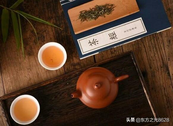 复齿鼯鼠:飞鼠好养吗？吃什么呢？吃的东西多吗？