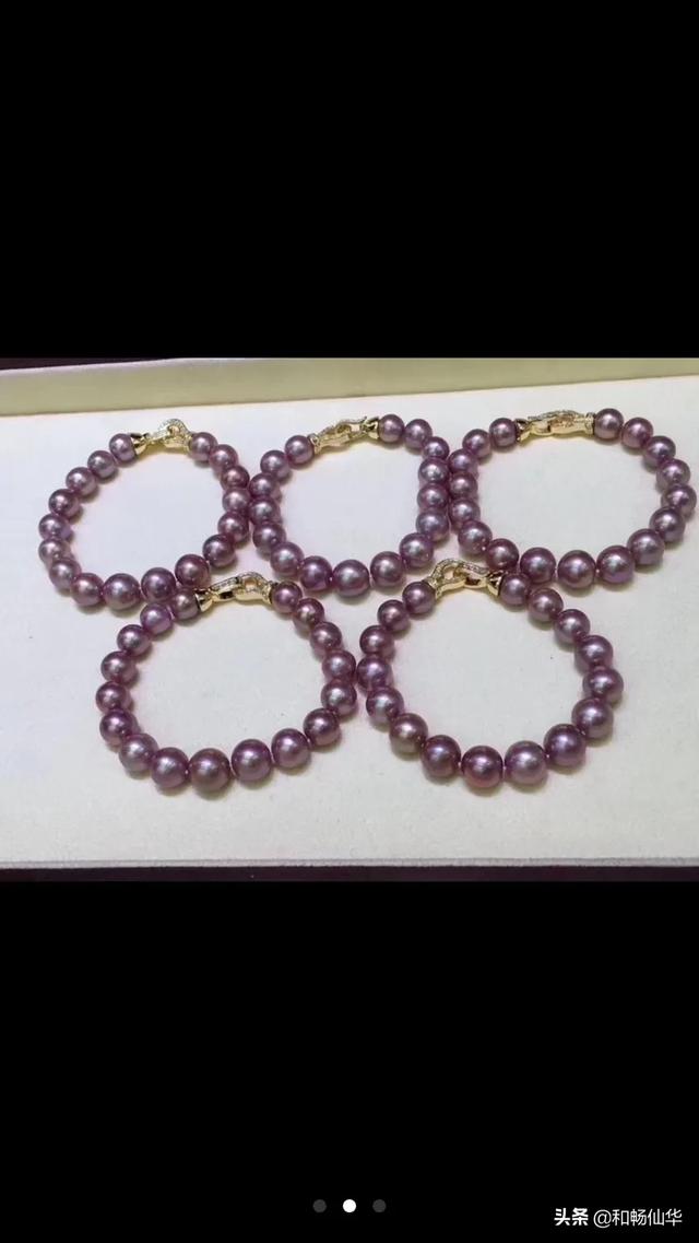 草莓晶手链,十八岁女生带什么手镯手链比较合适？