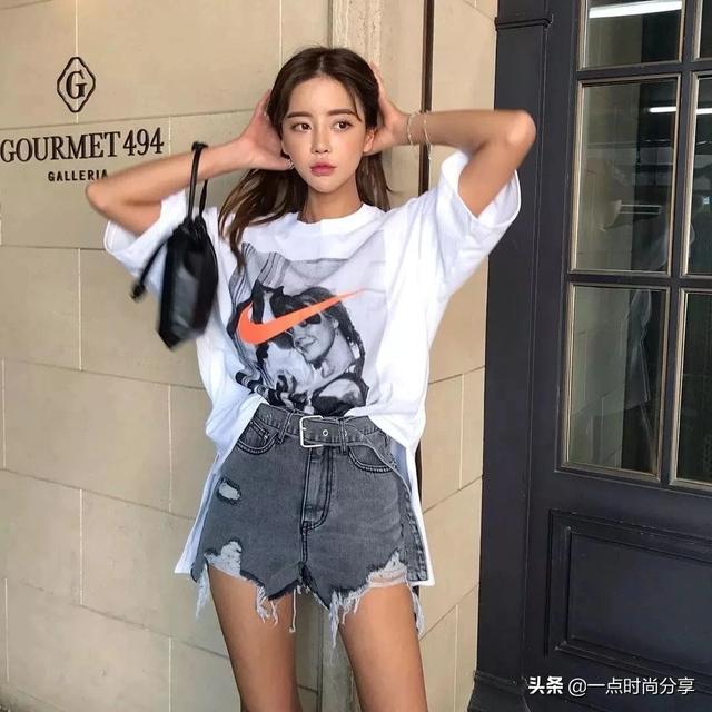 白边韩系情头:夏天流行的“T恤 短裤”穿搭，怎么搭配出又美又有时尚感？