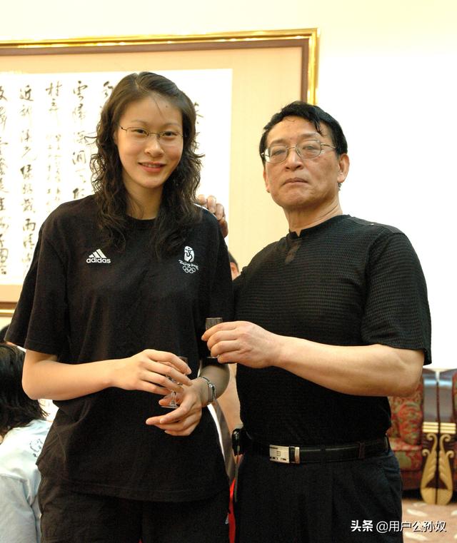 中国女排赵蕊蕊:197的赵蕊蕊擅长3号位半高球，2米的袁心玥怎么不敢打？
