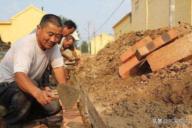 农村空心村现象越来越严重,中国农民以后有什么出路？