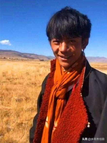 蒲巴甲图片:都是康巴汉子，为什么丁真爆红，好男儿冠军蒲巴甲却过气？