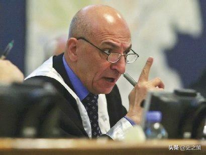 科里蒙蒂思:历史上敢第一个露面审判萨达姆的主审法官阿明最后的结局如何呢？