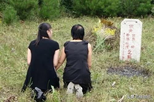 女儿上坟对谁不好:清明将至，有的地方不让家里的女人也跟着上坟，这有什么习俗吗