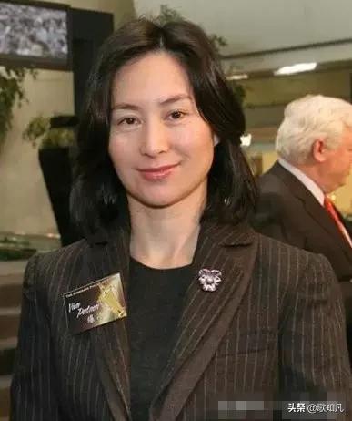 何鸿燊儿子:何猷君的儿子能够算是何鸿燊长孙吗？另外孙子能够用爷爷的字吗？