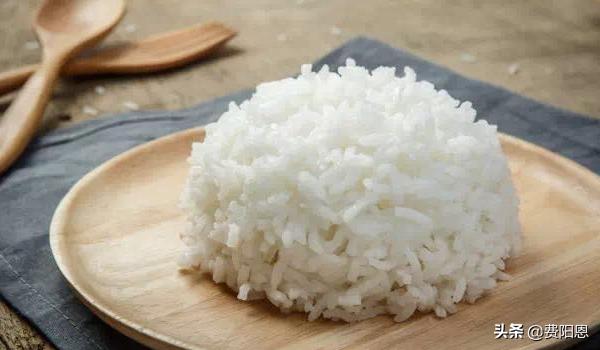 面食和米饭的热量哪个高，米饭、馒头和面条，这三种主食谁的热量最高