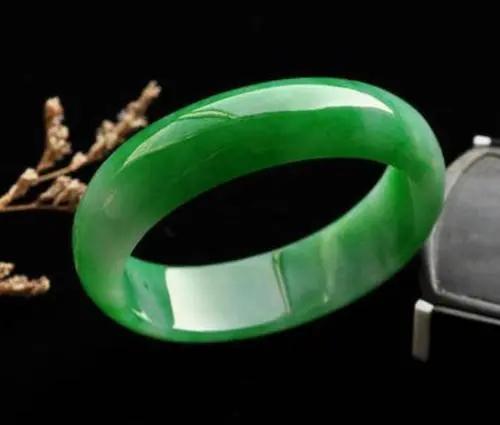 什么人不适合戴玉镯,不同年龄的女人适合戴什么样的翡翠手镯？