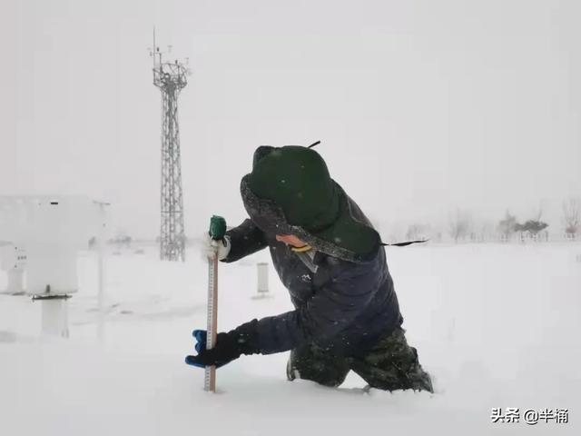 7.15新疆特大暴狱，内蒙多地降雪量突破1951年以来极值，这么大雪是如何引起的？