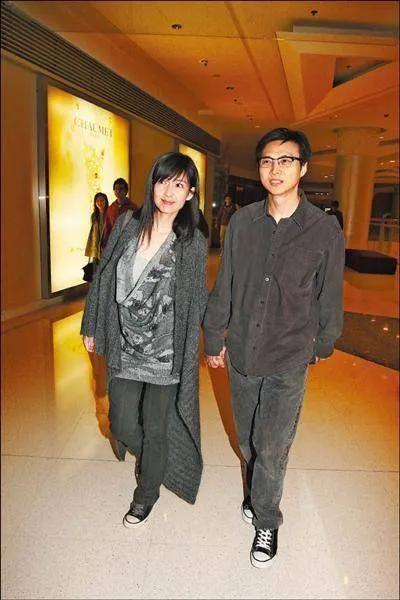 周慧敏的老公:周慧敏为什么对倪震死心踏地？