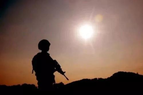 在战争期间，部队口令对不上，是不是可以直接开枪？插图15