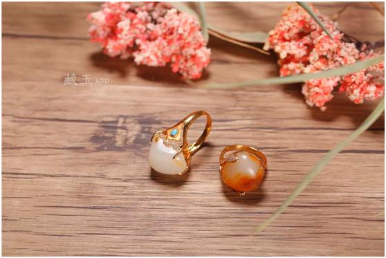 金镶玉和田玉吊坠,金镶玉是不是和田玉，它的价值怎么样？