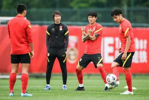 最大萨摩耶俱乐部网站:中国足球有存在的必要吗？你还会支持国足吗？