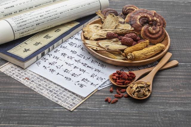 如果要长期持有一只股票，是消费类好，还是医药类好？插图1