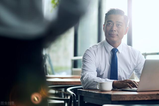 男人面相九个贵骨,如何判断一个男人将来是穷是富？