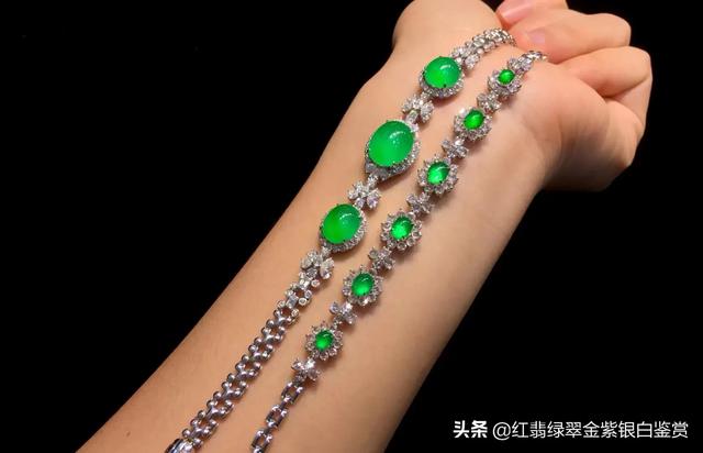 翡翠广告语最吸引人,翡翠飘花手镯为何会吸引那么多人的喜欢？