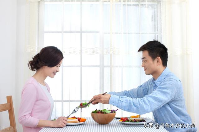 俗语“男怜后妻软如棉,女望前夫硬如铁”,有何含义？