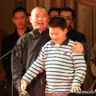 郭麒麟被曝明年结婚:作为继子，郭麒麟有权利继承后妈王惠在德云社的股份吗？