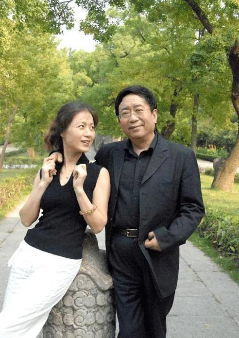 头条问答 - 你的老婆(老公)是爱人还是亲人?(80个回答)