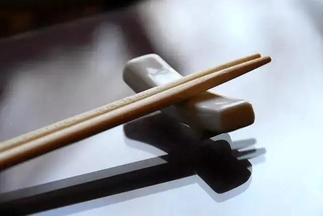 汉景帝:汉朝的大将军周亚夫，吃肉要双筷子，汉景帝刘启为什么起了杀心？