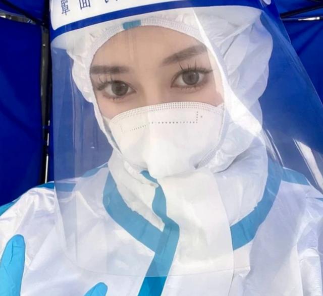 性感摆拍的“核酸媛”被全网封杀！是因为尺度太大吗？