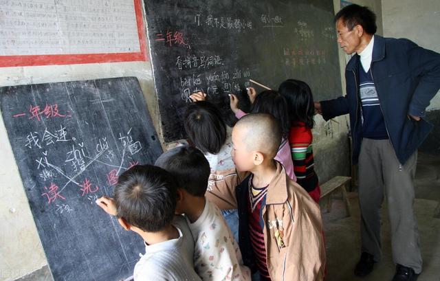 六七十年代,做一个乡村学校的民办教师难吗？待遇怎么样？