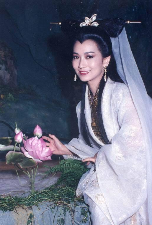 白素贞修炼2000年的白蛇精如果放在《西游记》和《封神榜》中是什么