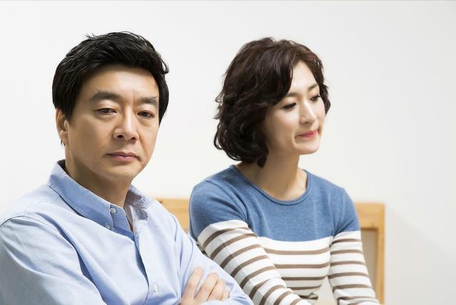 一只狗的大学生活精彩完整视频:一个人真的可以独自过一辈子吗？无儿无女无老伴的生活有乐趣吗？