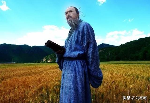 《论语》译注中，杨伯峻、钱穆、李泽厚、辜鸿铭还是南怀瑾哪个好？