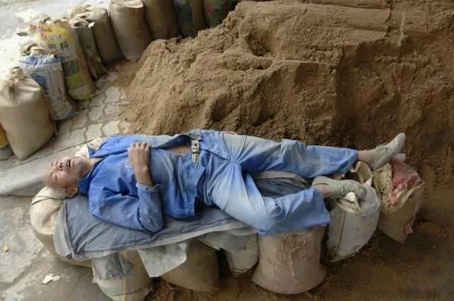 为什么我们的工地上干活的都是年龄大的人?-惠修网