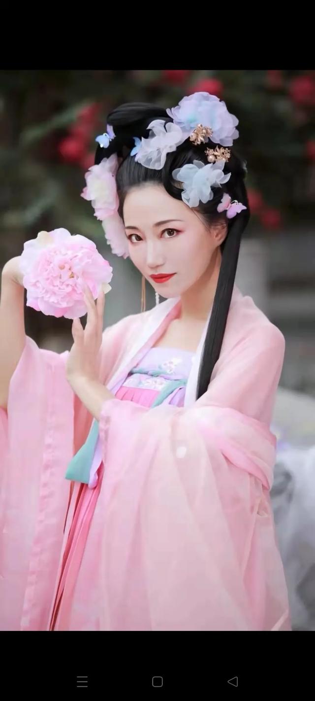 张爱玲：“人这一生,都抵不过命运安排。再贤惠持家,嫁不好都是泪水。”你怎么看？