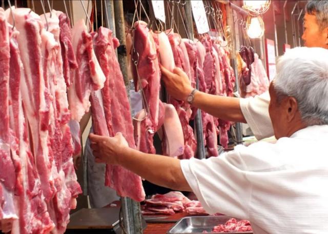 湖南御邦大宗农产品交易所，猪肉跌至“白菜价”，蛋价如期走跌，牛羊行情撑不住，发生了啥