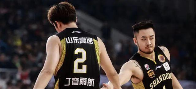 山东牛头梗论坛俱乐部:重磅消息！山东男篮坐实欠薪传闻，这是丁彦雨航不复出的原因吗？