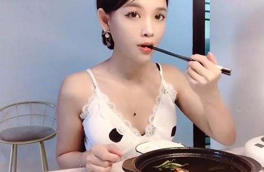 一个人吃饭是什么心情？