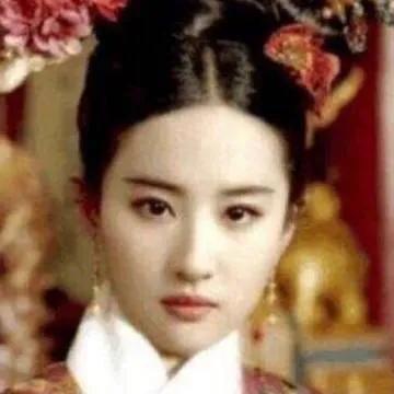 为什么有些人对胸大的女孩子充满恶意？