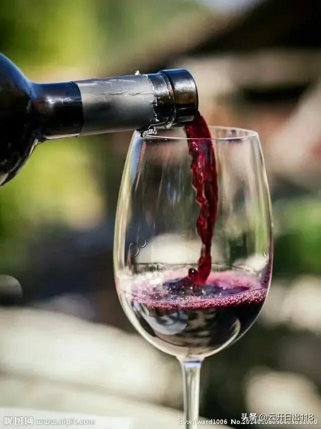 如何以“我有一壶酒”为题目写一首诗词？