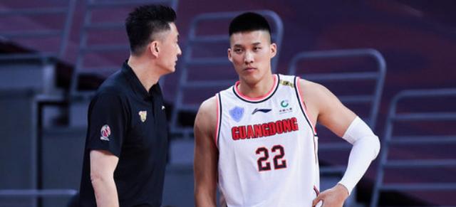 张宥浩:广东男篮的曾繁日为什么这个赛季突然进步明显？