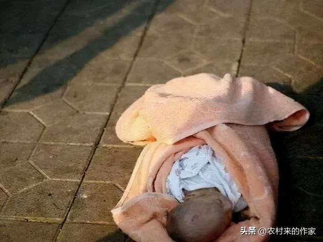 超30岁结婚的人群占比近半，为什么中国的婚育年龄越来越晚？