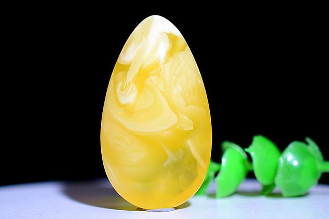 翡翠和蜜蜡哪个养人,什么样的文玩盘出来既好看又养人？